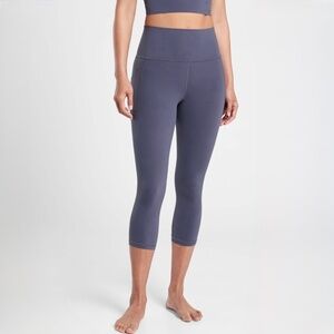 NWT ATHLETA Salutation Stash Pocket II Capri